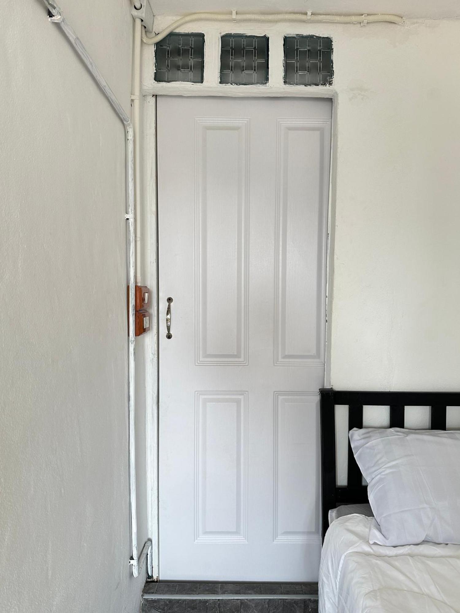 Chubby 9 Single Room バンコク都 エクステリア 写真